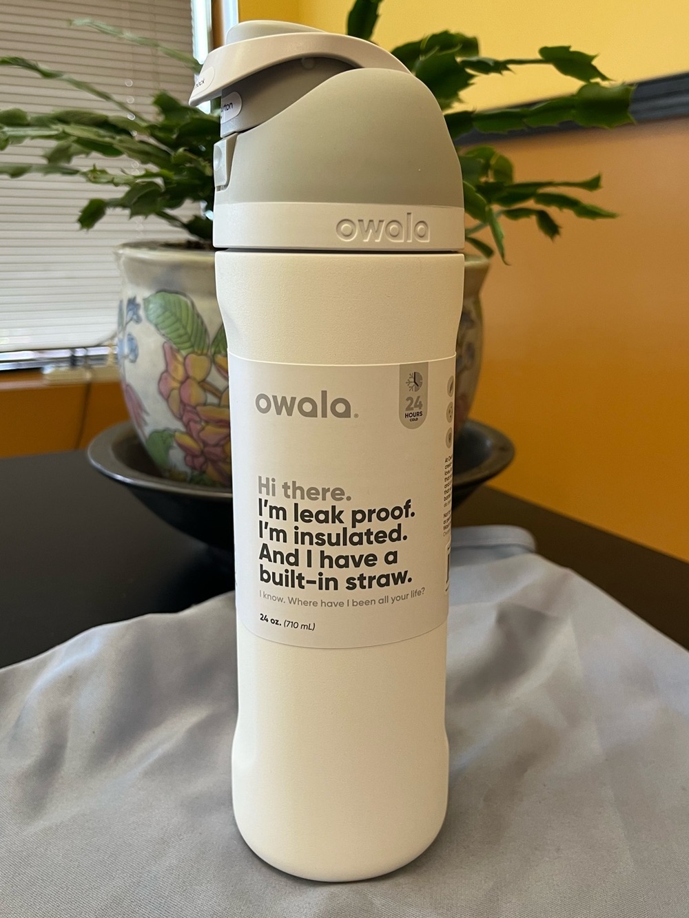 *NWT* Owala FreeSip Stainless Steel Water Bottle 24 oz